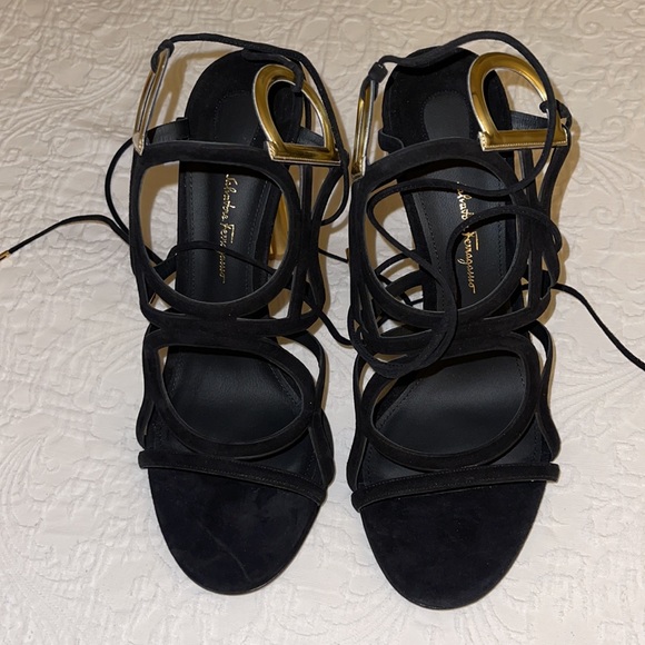 Salvatore Ferragamo Vinci Suede Sandals NWB - Picture 4 of 6